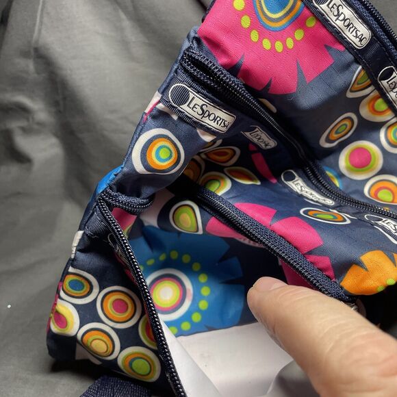 Le Sportsac Crossbody Handbag w/ 3 Zippers - Girl Talk Graphics Design 7.5" x 9 - Picture 8 of 8